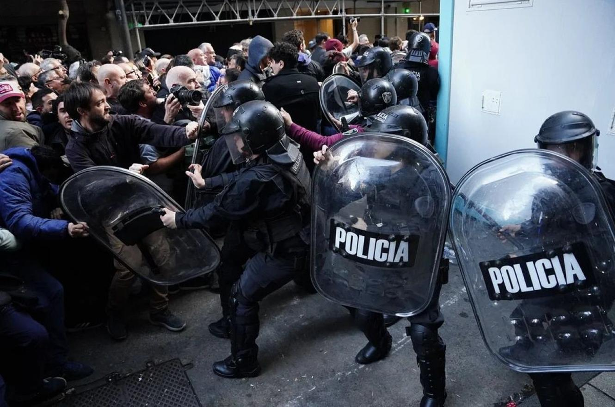 Denuncian agresión de la Policía de CABA a Máximo Kirchner
