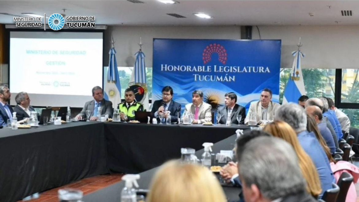 Agüero Gamboa expuso un informe de gestión en la Legislatura