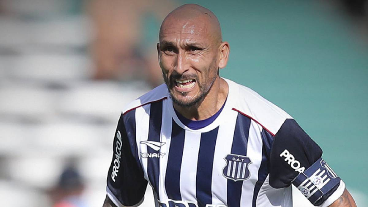 Pablo Guiñazu pica en punta para ser el nuevo entrenador de Atlético Tucumán. ¿Será?