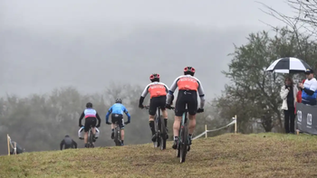 Dos tucumanos conquistaron el Trasmontaña 2026 en la categoría E-bike