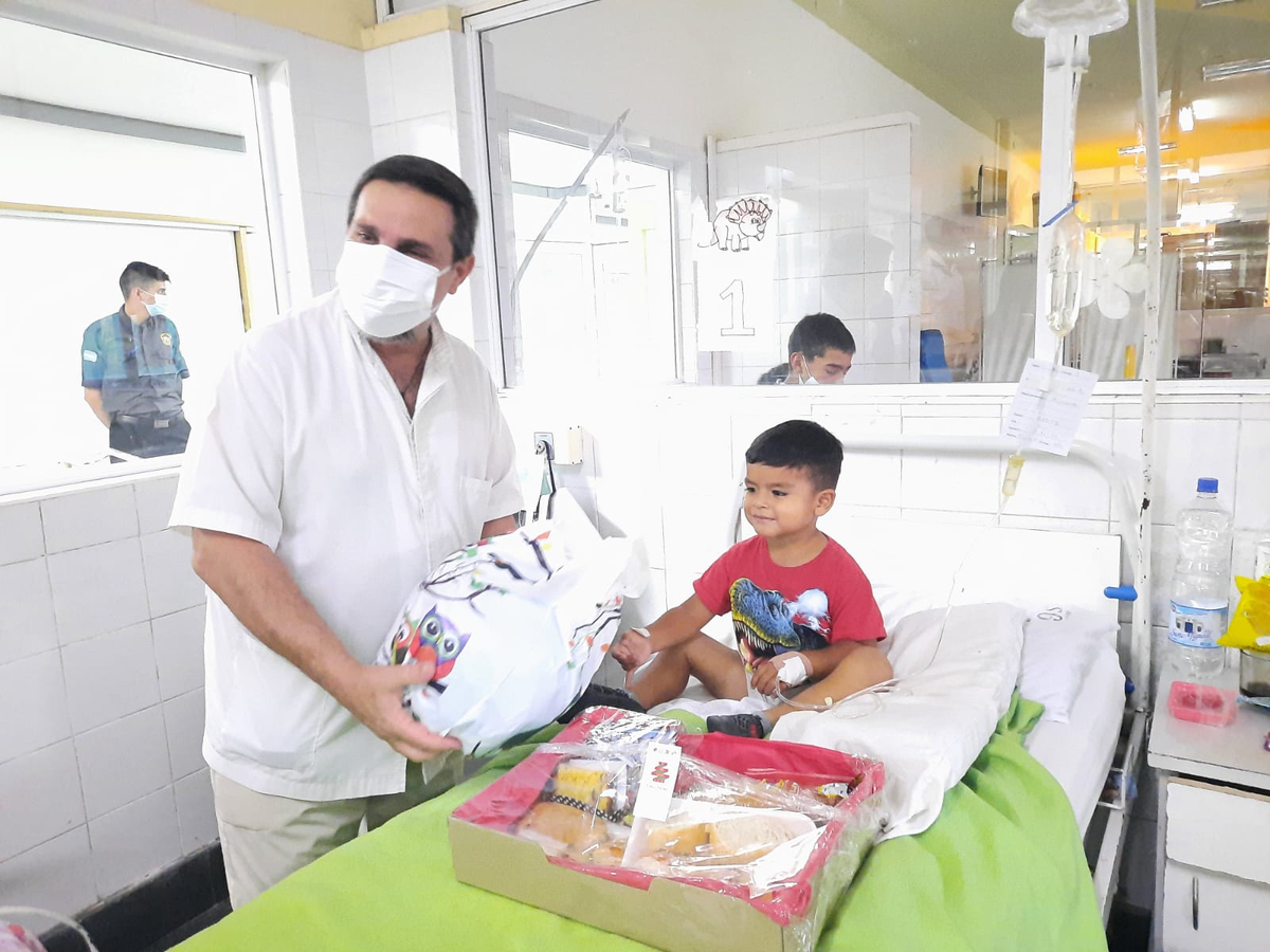 Luis Medina Ruiz visit&oacute; hospitales y acompa&ntilde;&oacute; al personal sanitario.