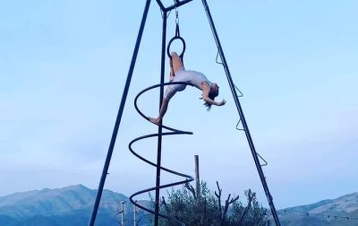 Acrobacias, cuentos y música en el Teatro Orestes Caviglia. (Foto: Ente Cultural de Tucumán)