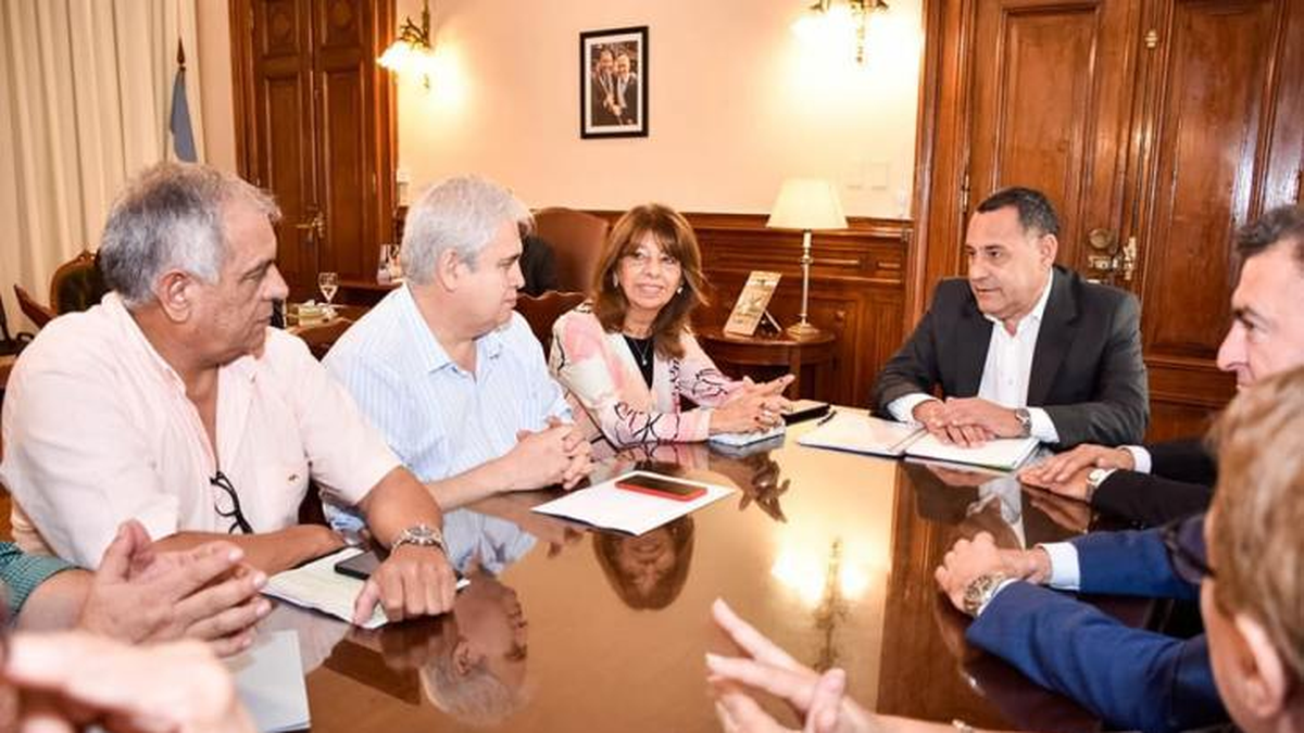 Inician hoy las reuniones entre el Gobierno y los gremios