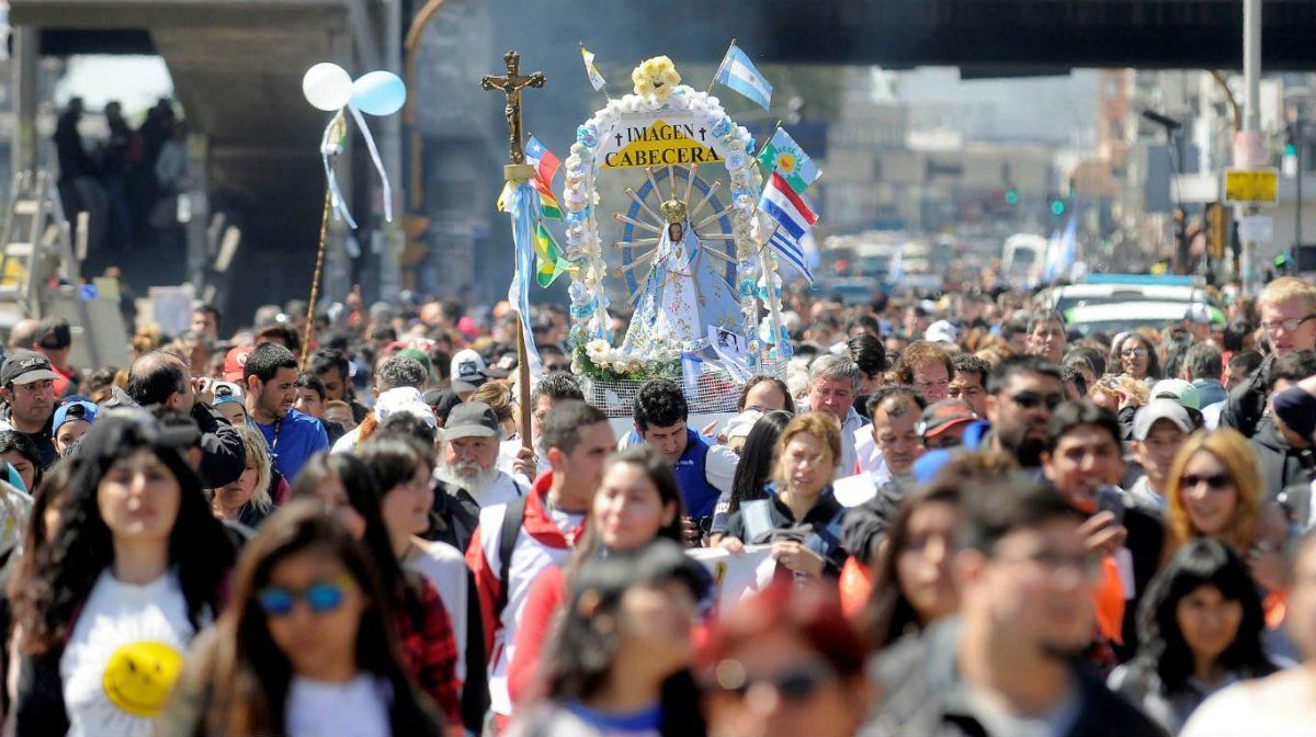 Inició la multitudinaria peregrinación de fieles a Luján