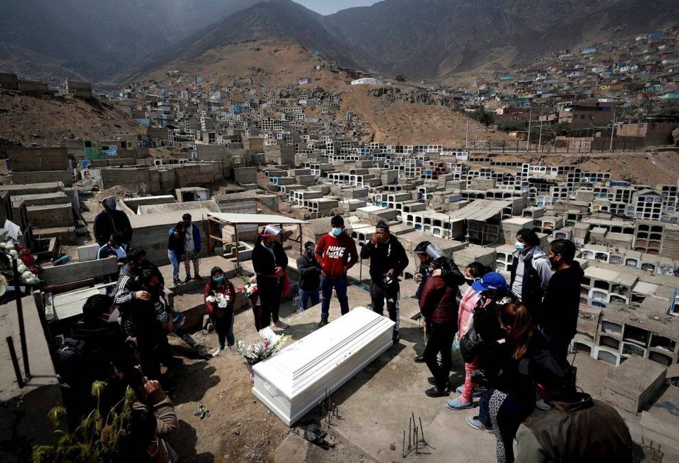 Perú: el país con la mayor tasa de mortalidad de la pandemia