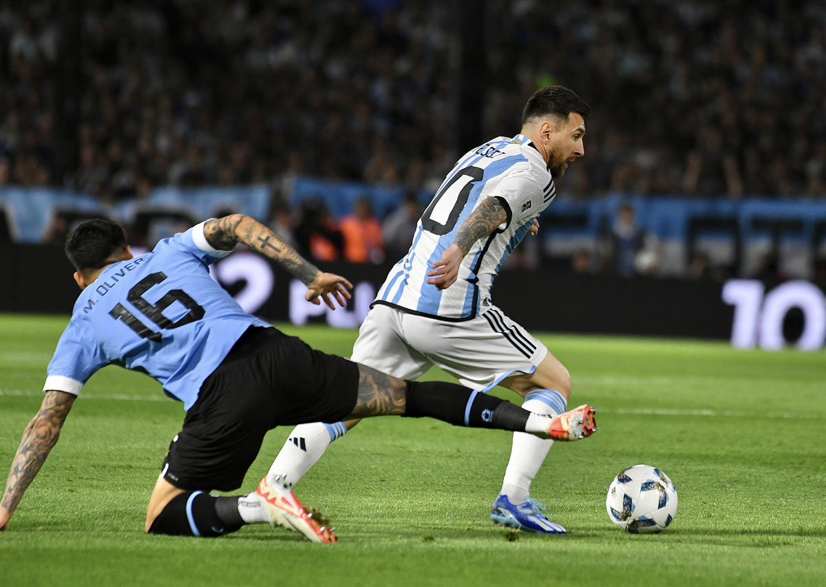 Argentina cayó 2 a 0 ante Uruguay en La Bombonera