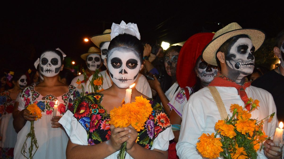 Comunidad mexicana, lista para el Día de muertos