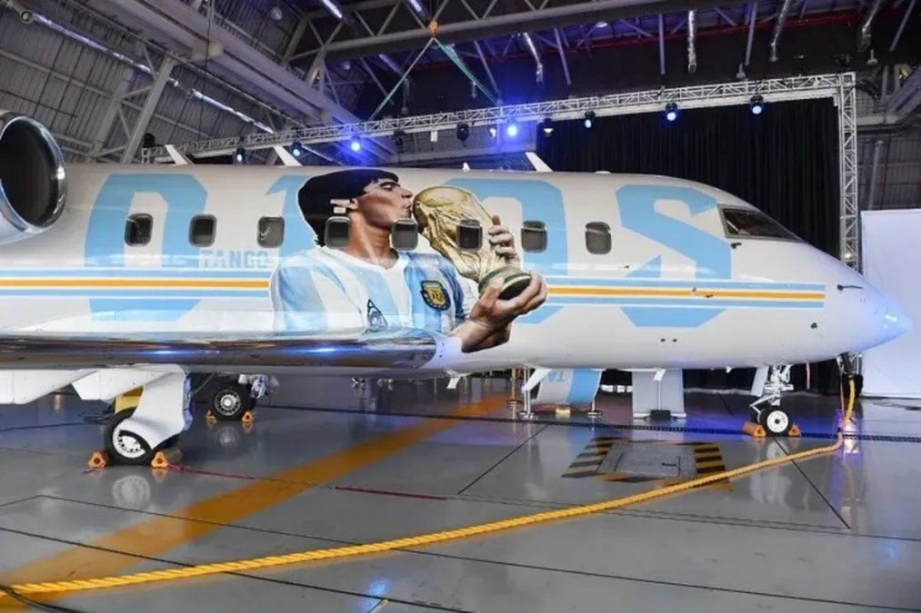 Qatar: se inauguró el Maradona Fan Fest y el avión Tango D10S