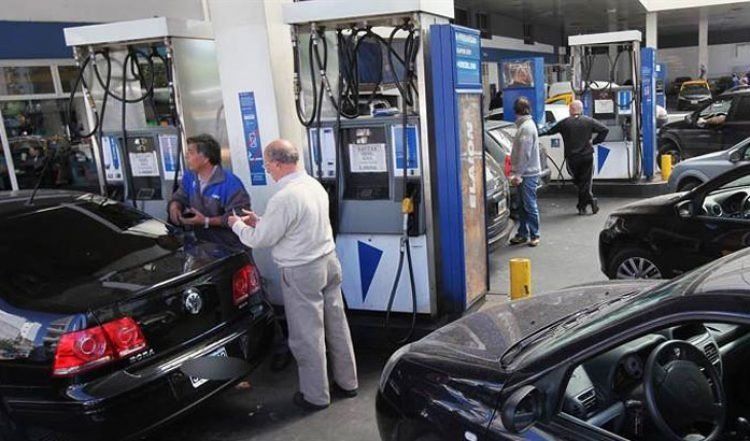 Los precios de los combustibles se acomodaron por una cuestión de competencia