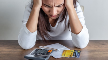 Cada vez hay más mujeres endeudadas para sostener las tareas de cuidado