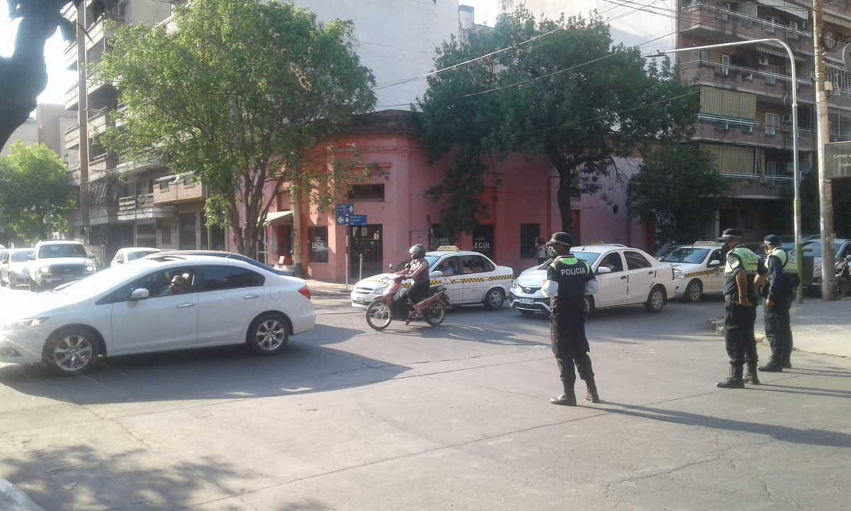 Por la protesta de trabajadores de la UNT, est&aacute; cortado el tr&aacute;nsito en Lamadrid y Ayacucho.&nbsp;