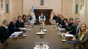 Javier Milei respaldó otra vez a Adorni