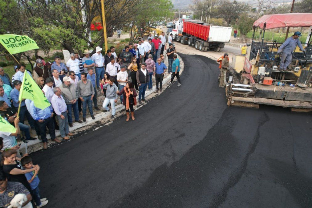 Ruta 307: El Gobernador recorrió las obras de pavimentación