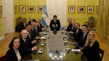 El presidente anunció una inversión de USD 8.000 millones de farmacéuticas