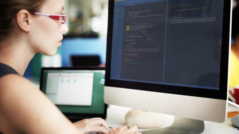 Buscan que más mujeres se sumen a estudiar carreras relacionadas a la ...