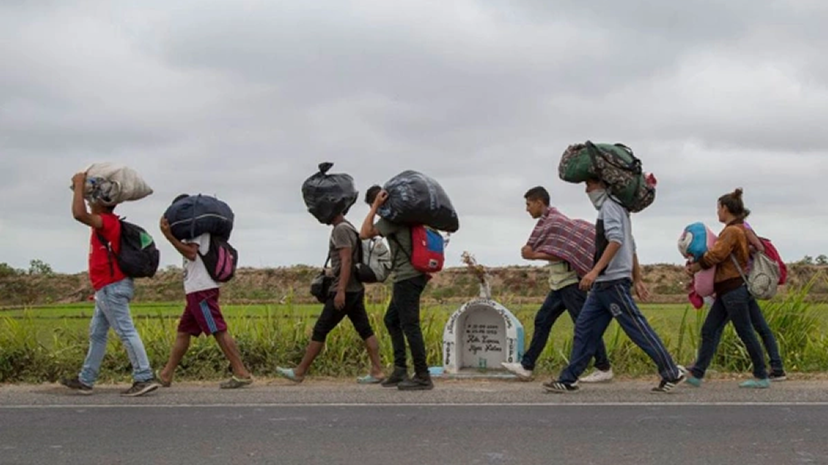 Perú: La mitad de la población ve la inmigración como salida
