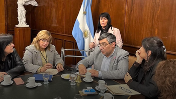 La UNT aprobó nuevas becas para impulsar la investigación estudiantil