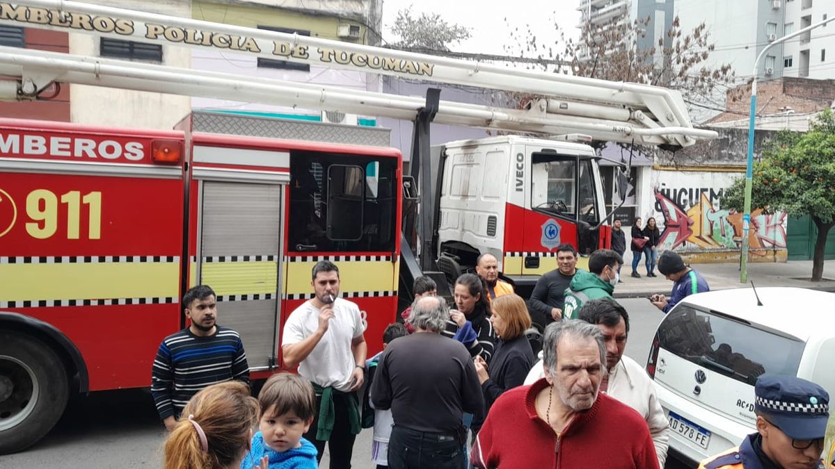 Incendio: evacuaron un edificio de Corrientes primera cuadra