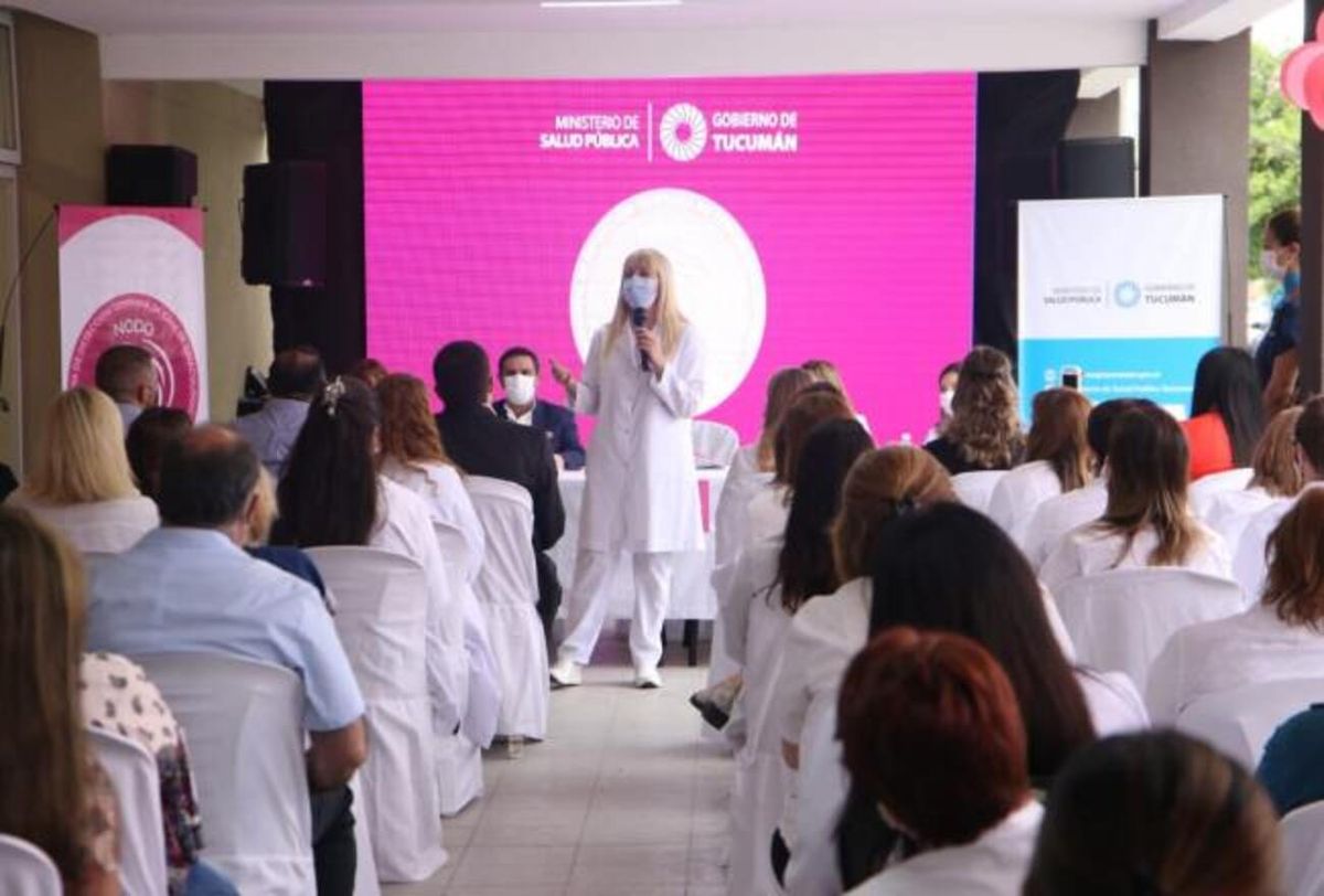 Salud lanzó el Programa Nodo Rosa para Tucumán