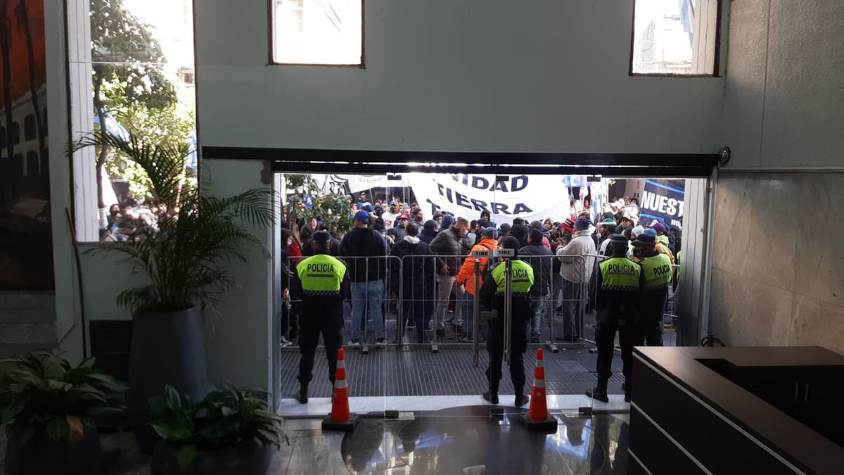 Protesta en contra del Estacionamiento Medido.