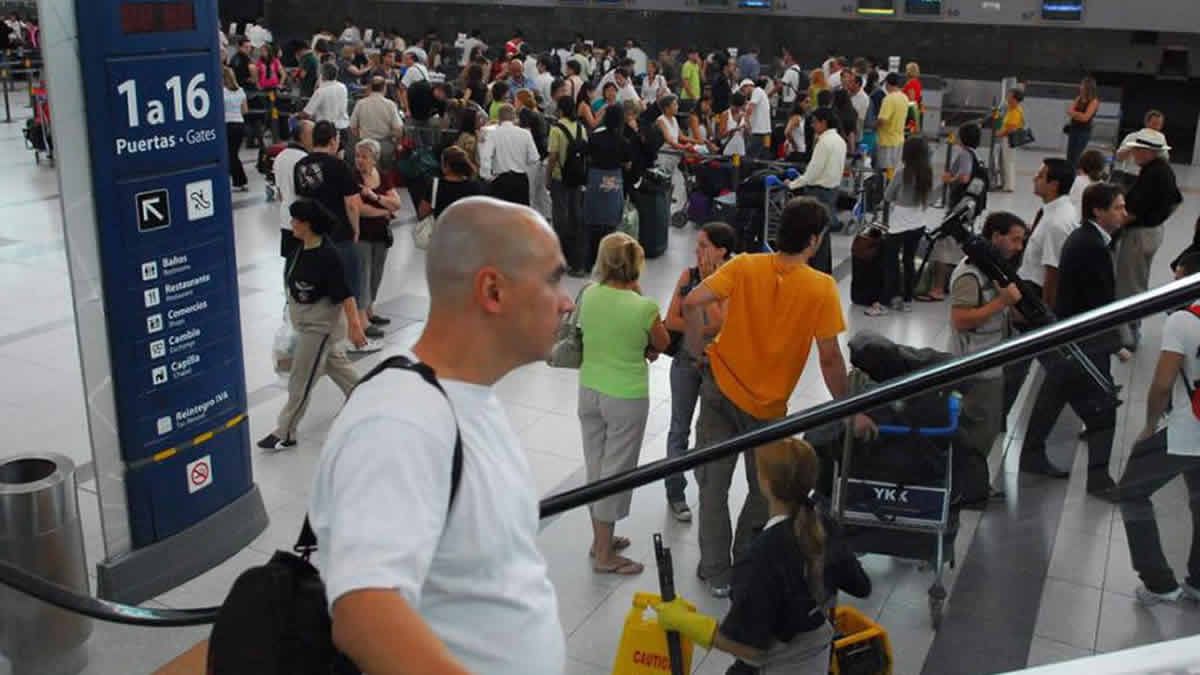 España seguirá exigiendo cuarentena a argentinos que viajen
