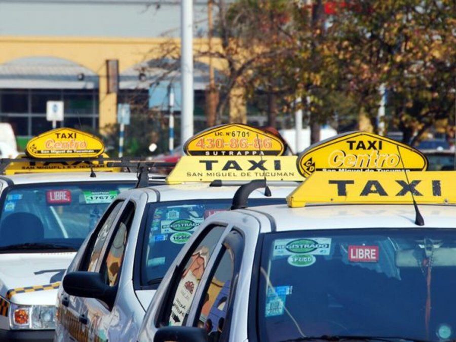 Taxistas se movilizaron para una solución al margen de licencias.