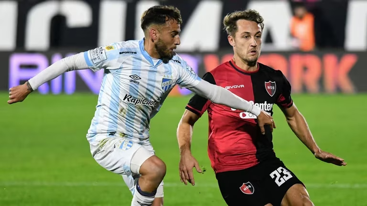 Atlético Tucumán igualó 0 a 0 ante Newell's. Atlético Tucumán igualó 0 a 0 ante Newell's.
