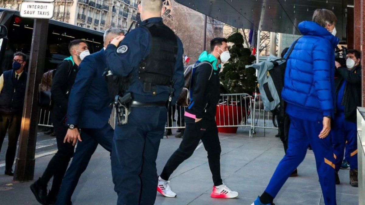 ¡De no creer!: A Messi le pidieron el pasaporte en Francia