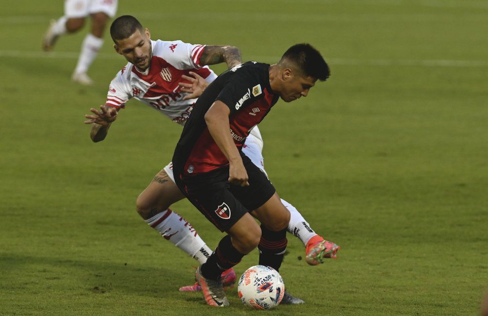 El Mono Burgos debutó en Newell's con un empate.