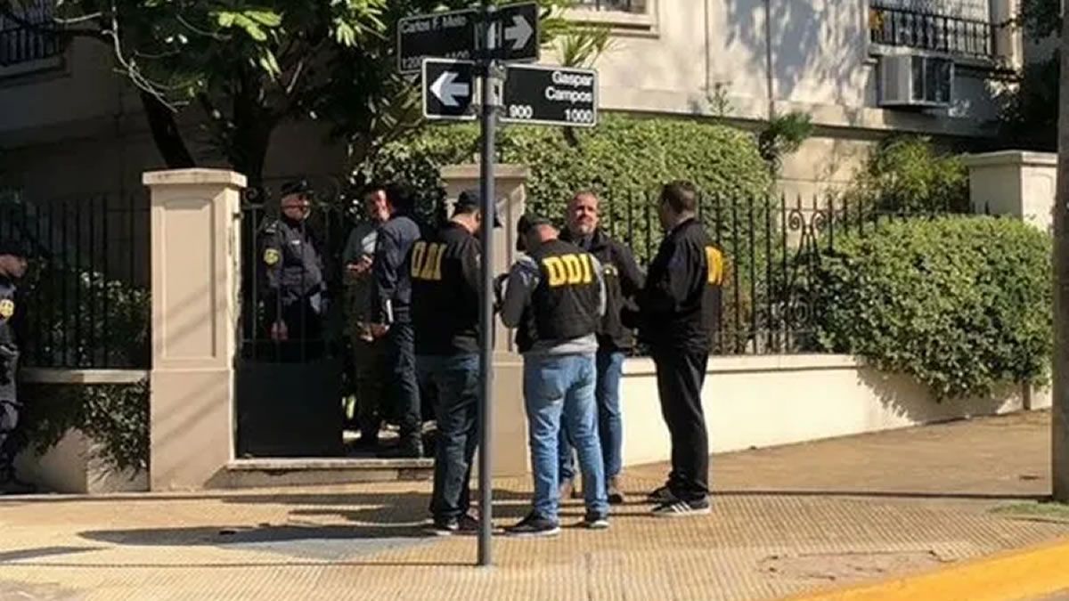 Vicente López: dos jubilados fueron asesinados en su auto
