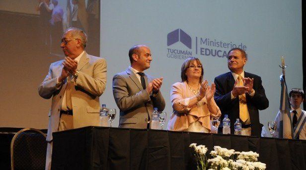 Educación cerró el ciclo lectivo con un acto donde se reconoció a docentes y alumnos