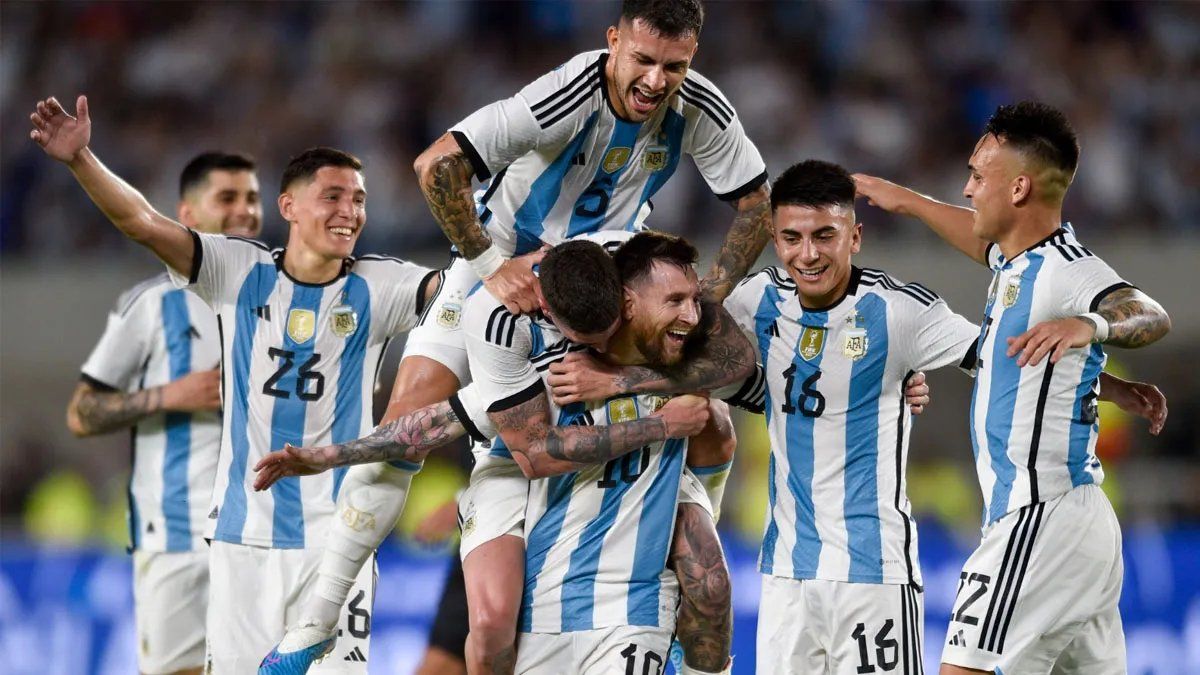 Argentina venció a Panamá por 2 a 0 en el Monumental