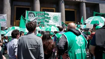 El empleo público nacional cayó 7,2% interanual