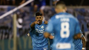 Atlético le ganó en el cierre a Sportivo Barracas por 2-1