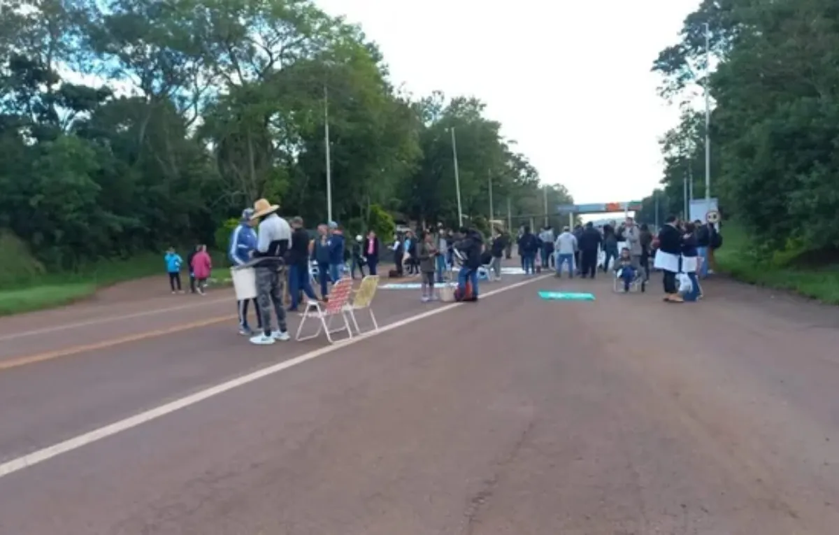 Tensión en Misiones: Se sumaron médicos y docentes a la protesta policial. (Foto: Diario Uno)