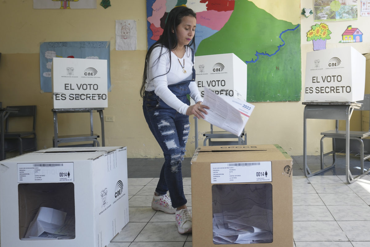 Ecuador: el oficialismo perdió en todas las preguntas del referéndum