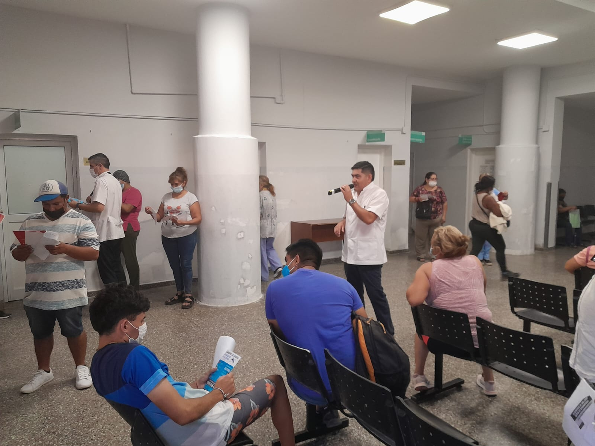 Gran demanda en las guardias de los hospitales por los casos de dengue.&nbsp;