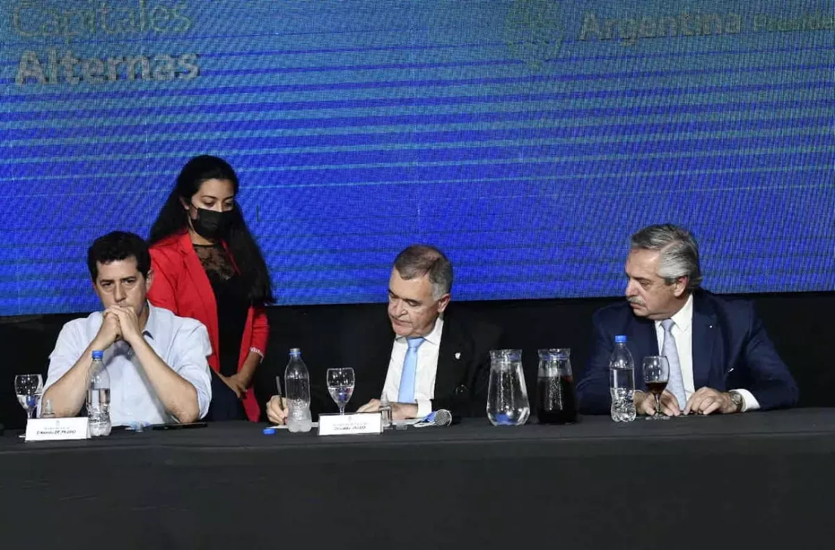 El presidente y Jaldo firmaron convenios para obras en Tucumán.