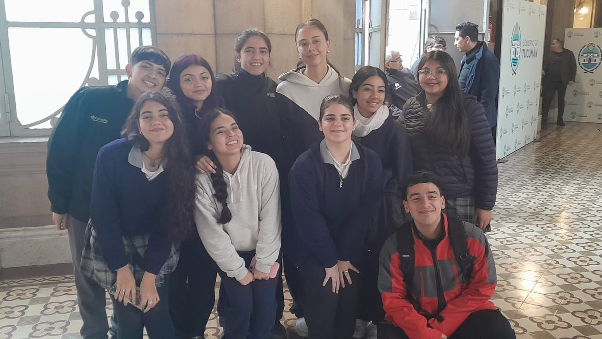 Jaldo recibió a alumnos de la ESEA: 
