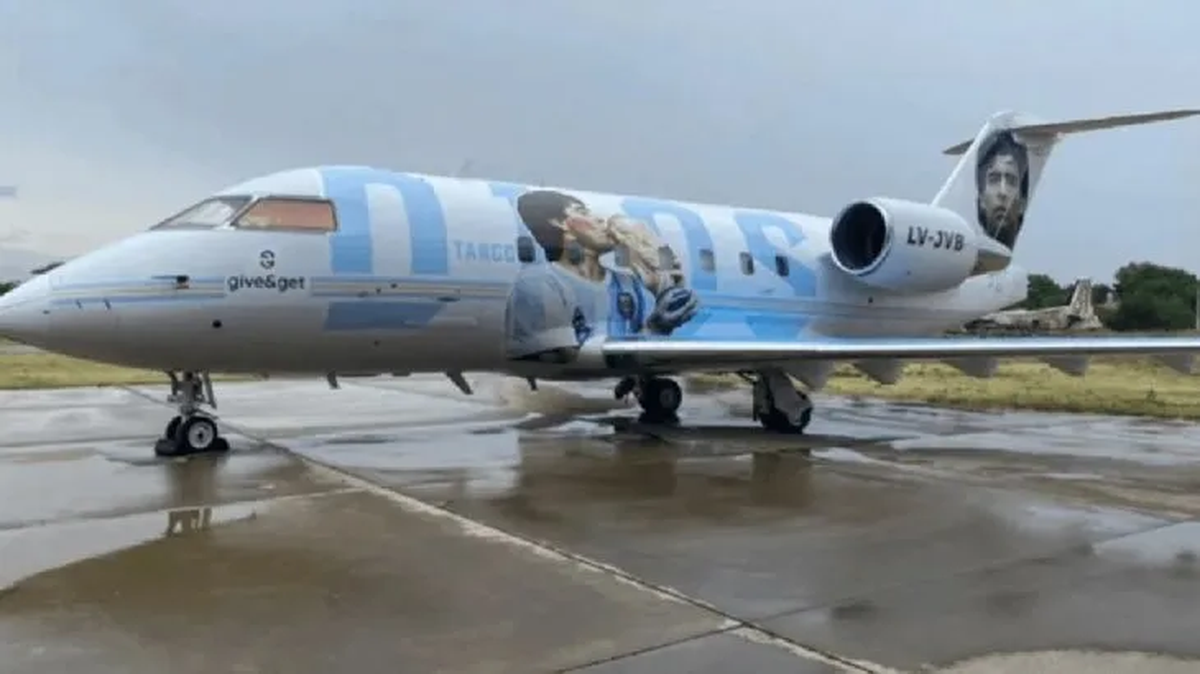 TANGO D10S, el avión en homenaje a Diego Armando Maradona