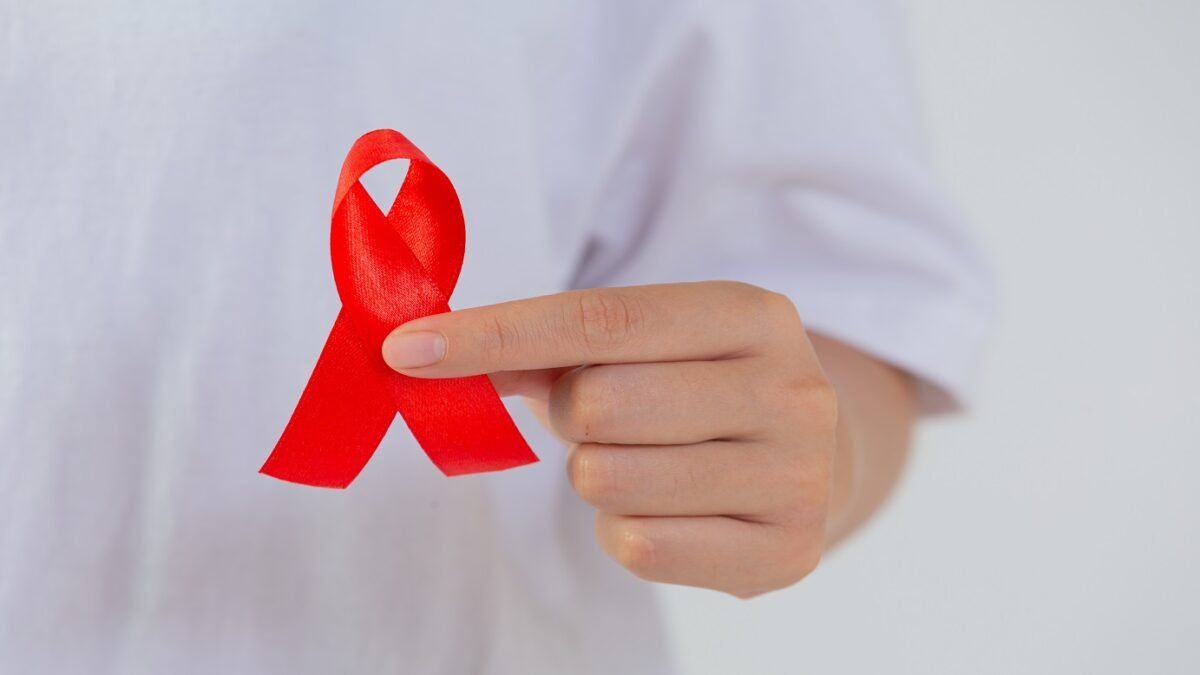 VIH: Hay que cuidarse más y hay que testearse más