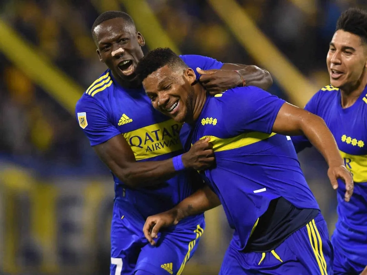 Boca y Riquelme aplaudieron el gol de Fabra