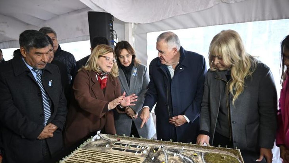Jaldo y Chahla inauguraron una nueva celda para la gestión de residuos