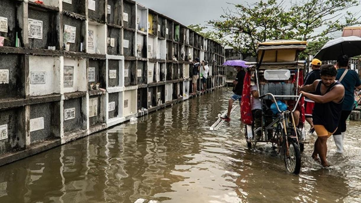 Al menos 27 personas murieron en las inundaciones que afectan al país