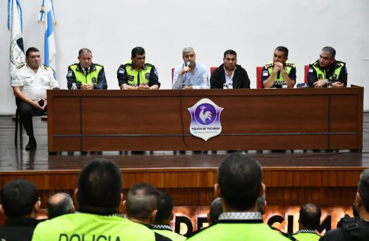 El operativo policial para la llegada de River a Tucumán.