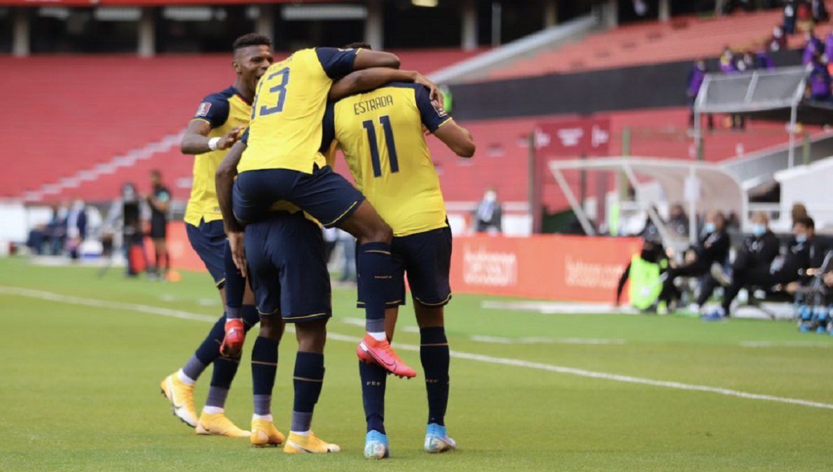 Ecuador se recuperó en la altura y venció 4-2 a Uruguay