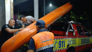 Bomberos colaboran en asistencia a familias anegadas en Alpachiri