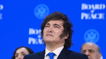 Cae la imagen de Milei y ya lo superan dirigentes de la oposición