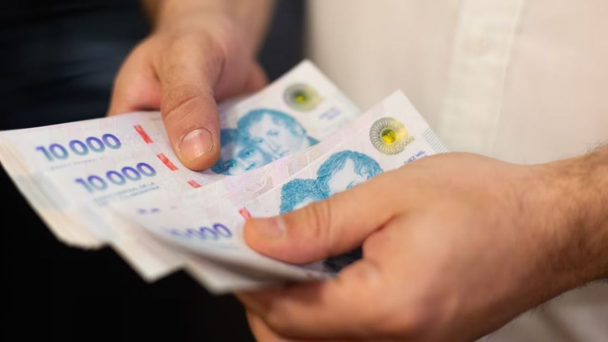 Advierten que el 56% de los hogares argentinos se endeuda para subsistir