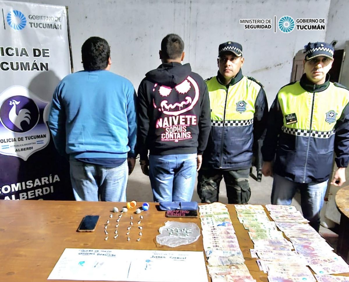 Alberdi: detienen a dos hombres con envoltorios de drogas